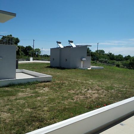 Vila Rouk Villa เลปโตการายา ภายนอก รูปภาพ